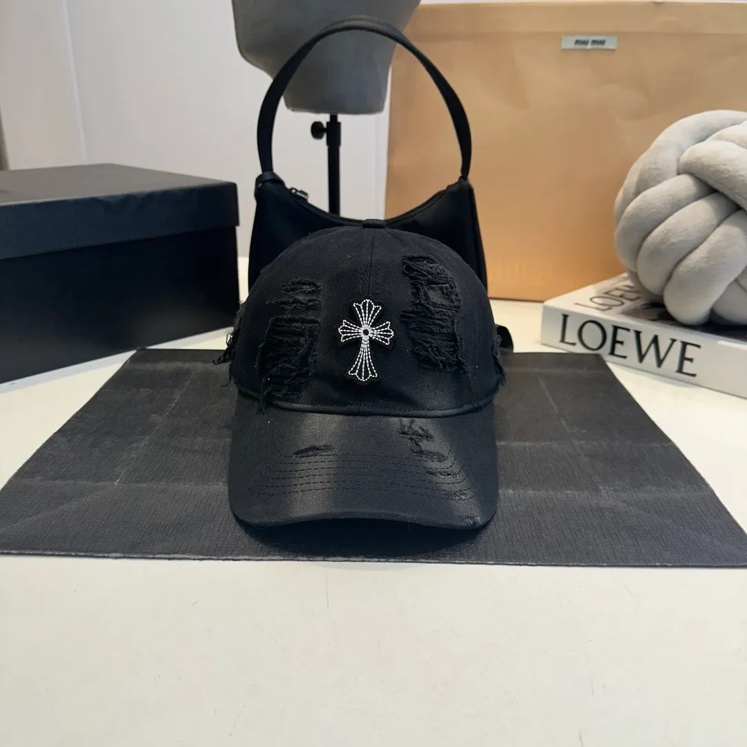 P56 Crow Heart Baseball Cap, holed retro peaked cap, head circumference 57.cm